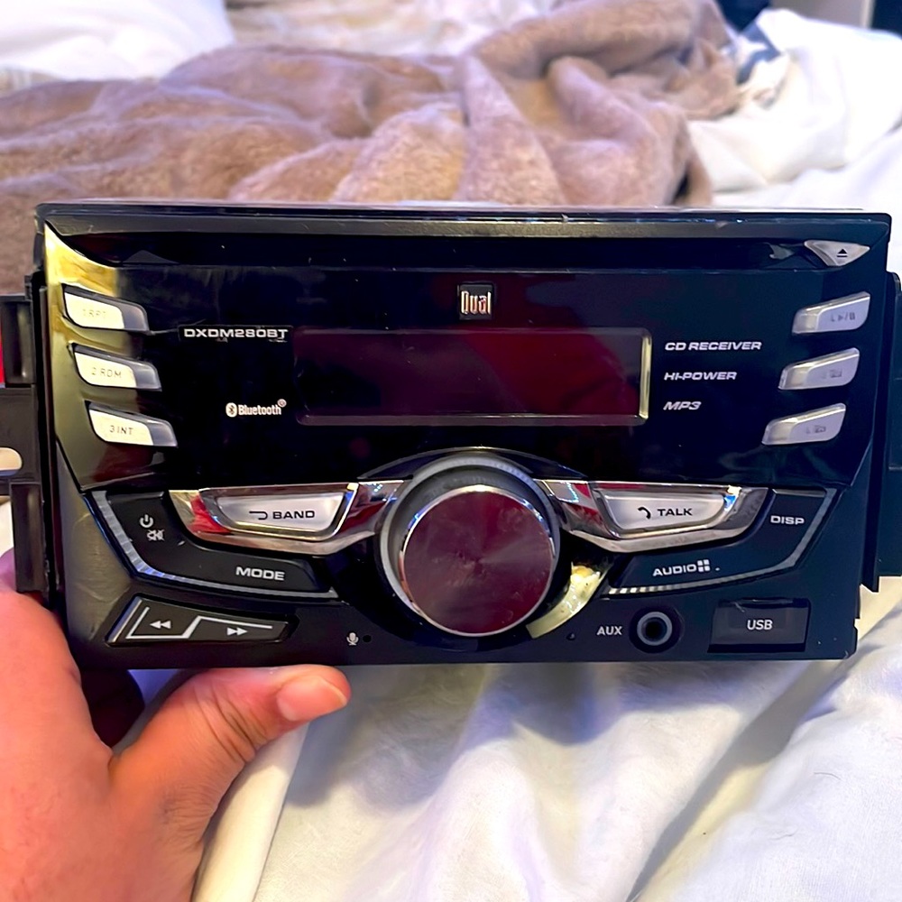 Class 1 laser product Dual Bluetooth, USB, etc.